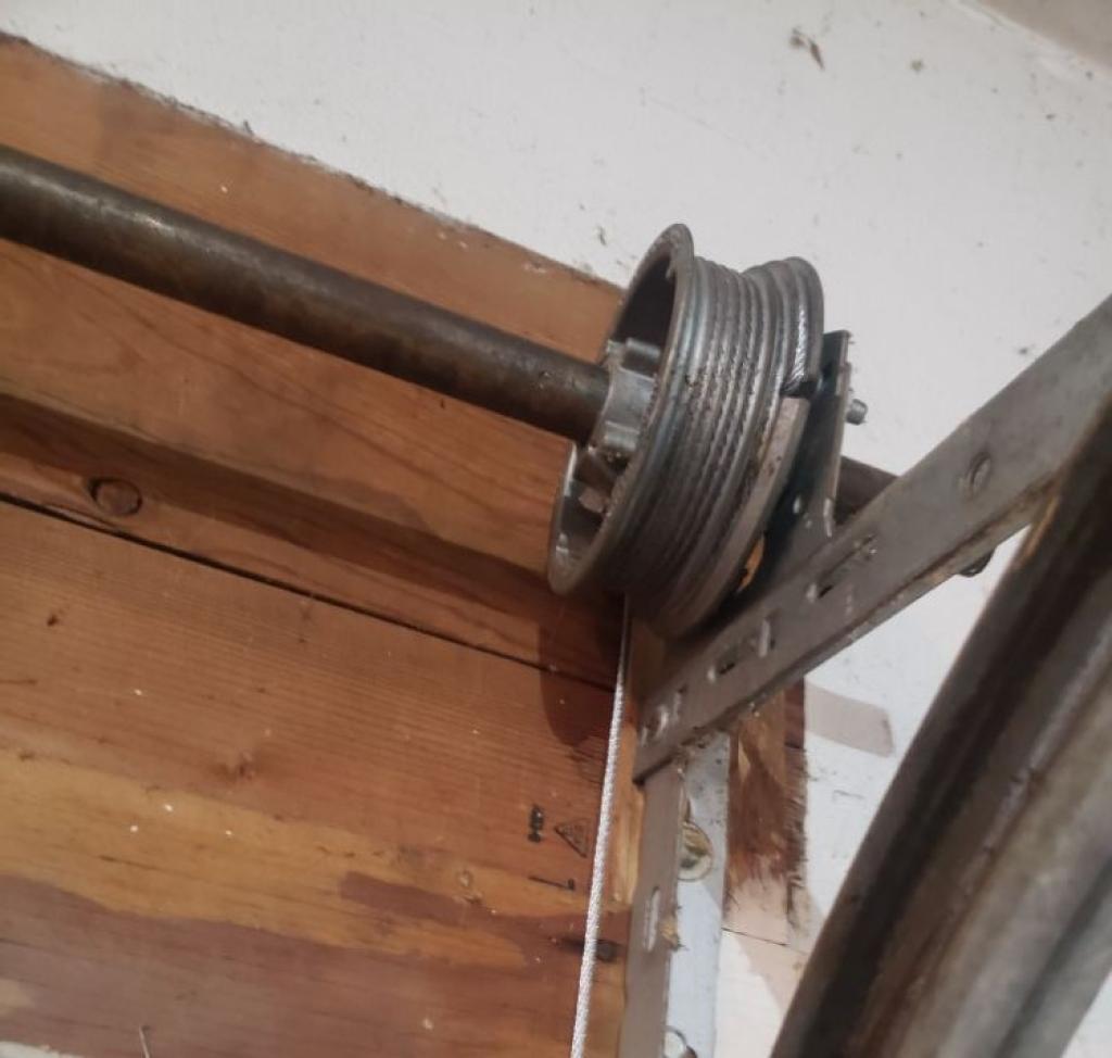 Garage Door Cable Replacement Lincoln garage-door-cable-replacement