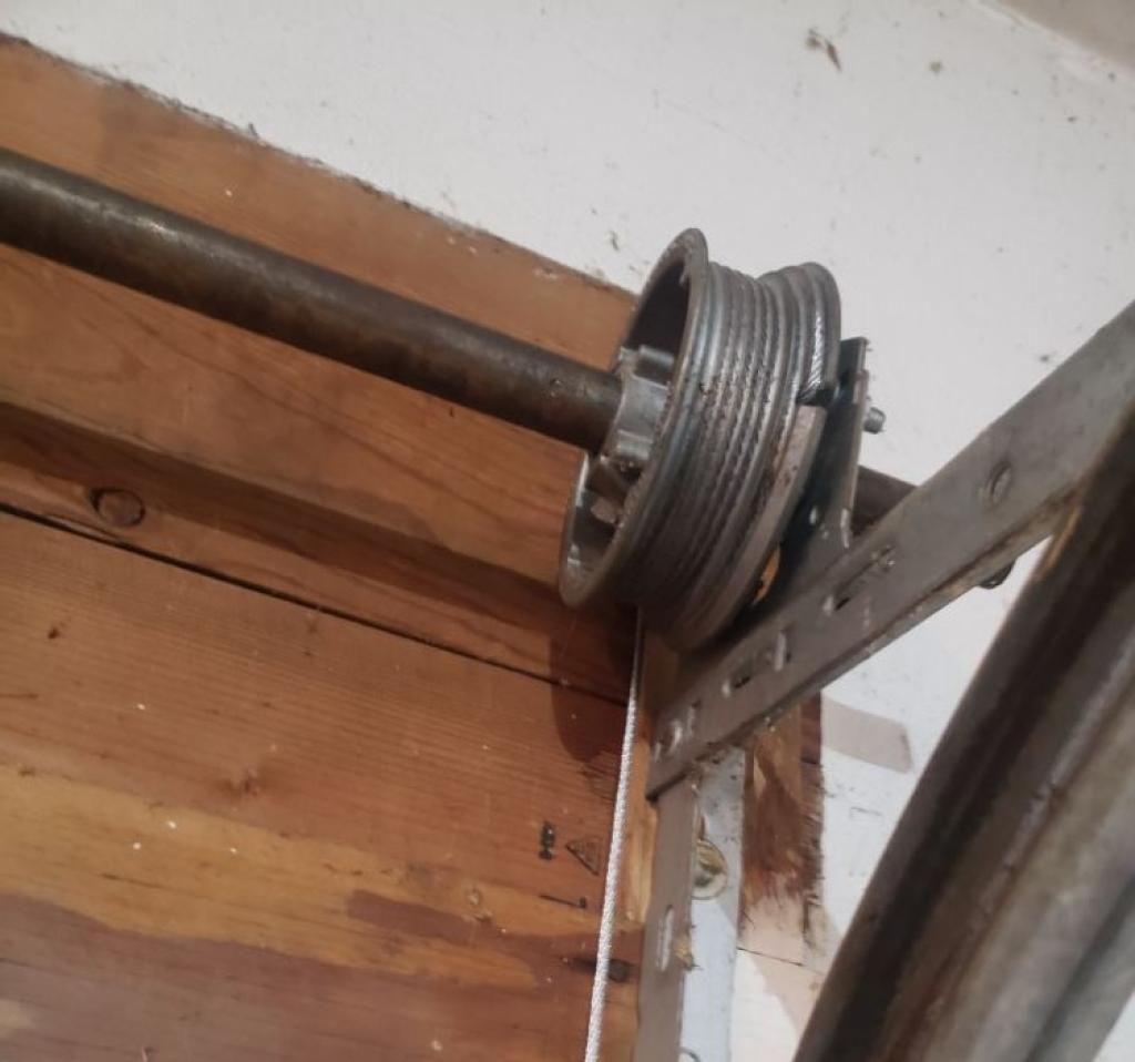 Garage Door Cable Replacement Lincoln garage-door-cable-replacement