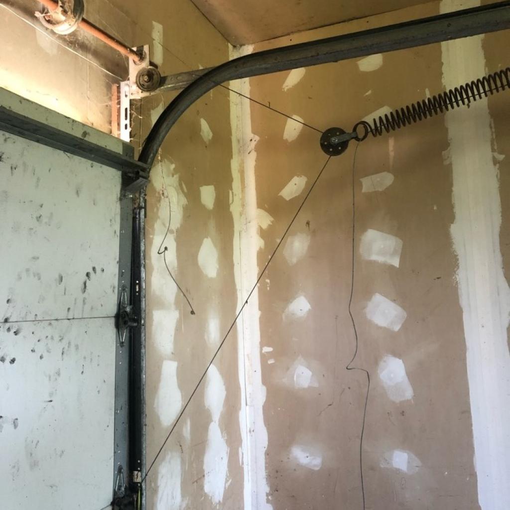 garage-door-spring-replacement