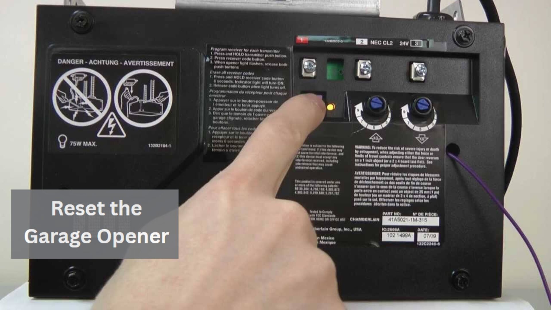 Troubleshooting garage door not opening by resetting opener