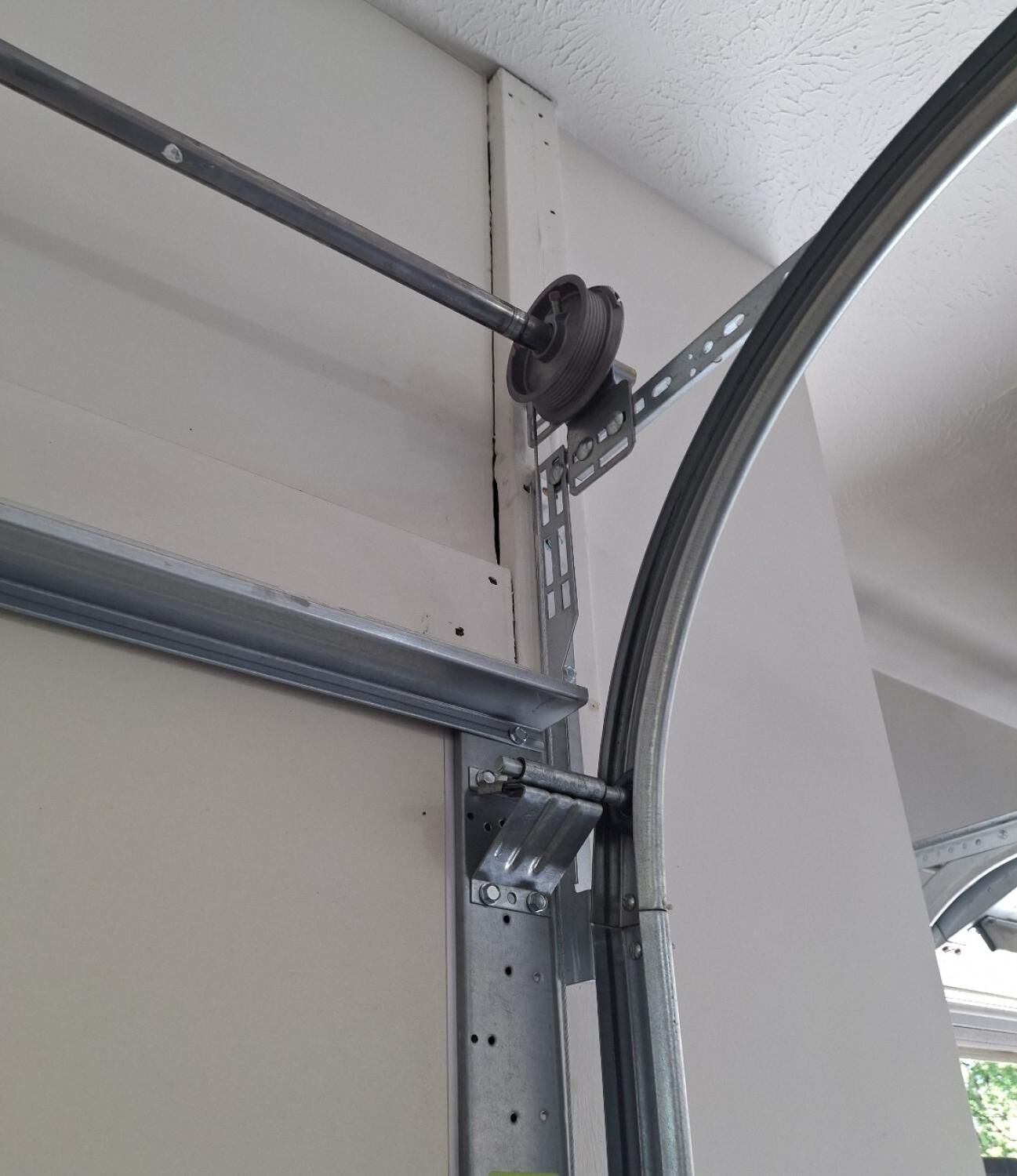 Garage Door Repair Service 5th Ave, Council Bluffs, IA