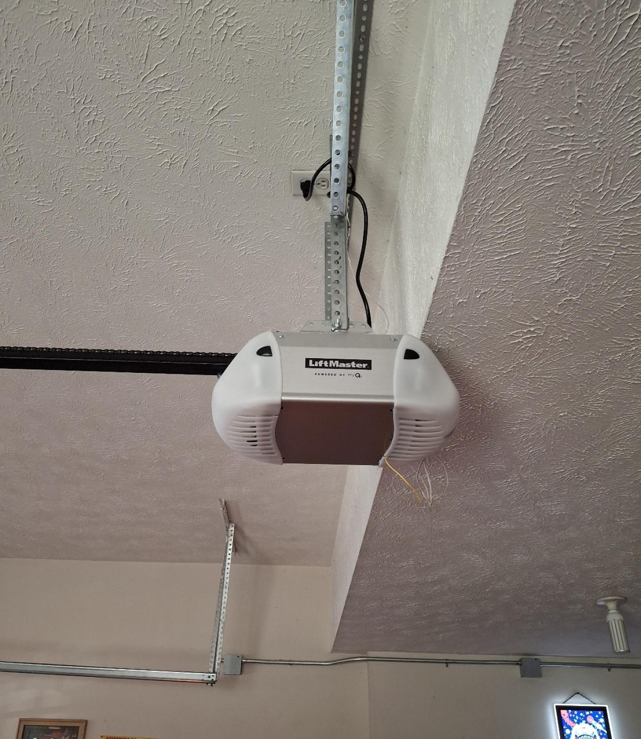 Garage Door Repair Service 5th Ave, Council Bluffs, IA