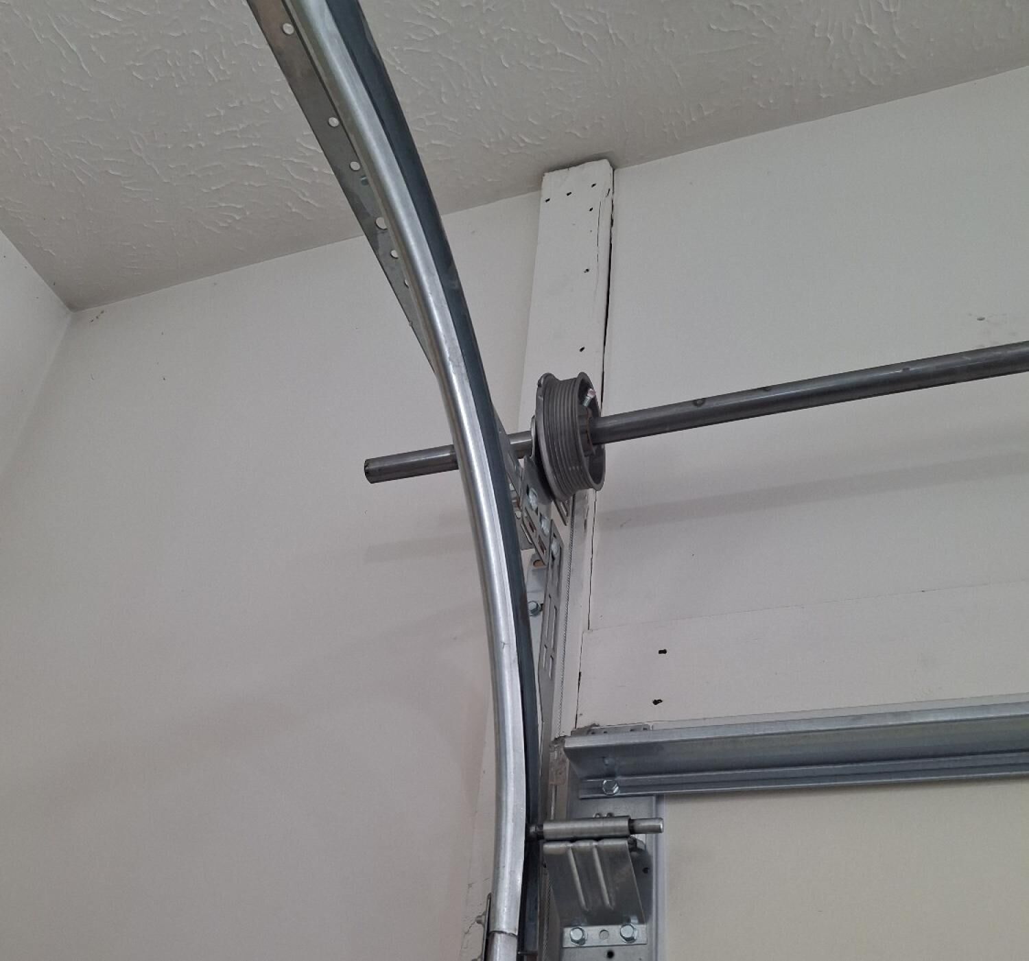 Garage Door Repair Service 5th Ave, Council Bluffs, IA